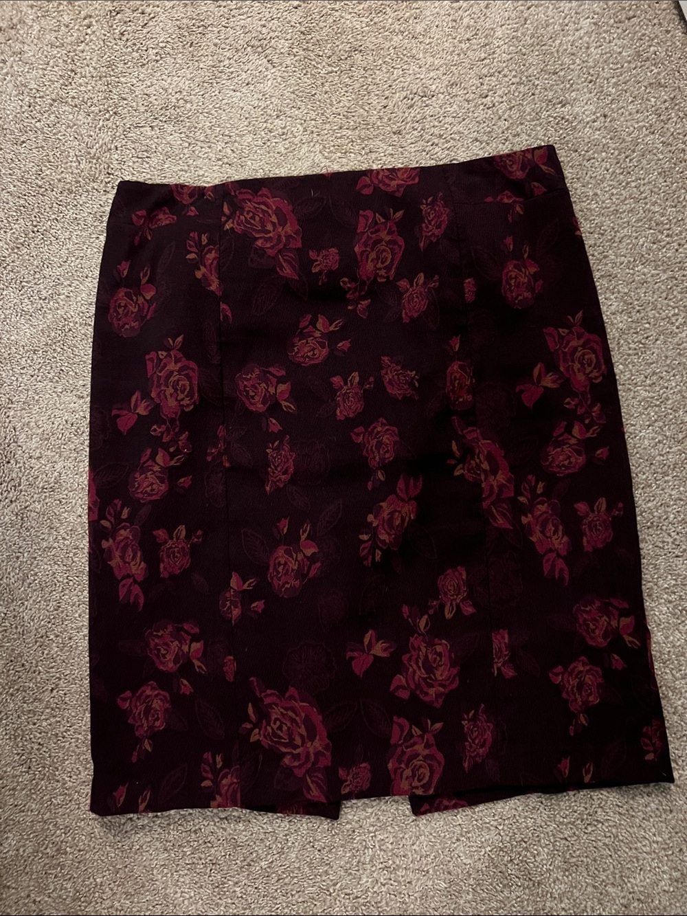 White House Black Market Burgundy Rose-Print Pencil Skirt